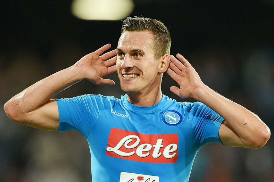 Milik snatches late win for Napoli to reduce gap with Juventus