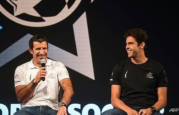 Figo, Kaka seek “promise” of football in cricket mad Pakistan