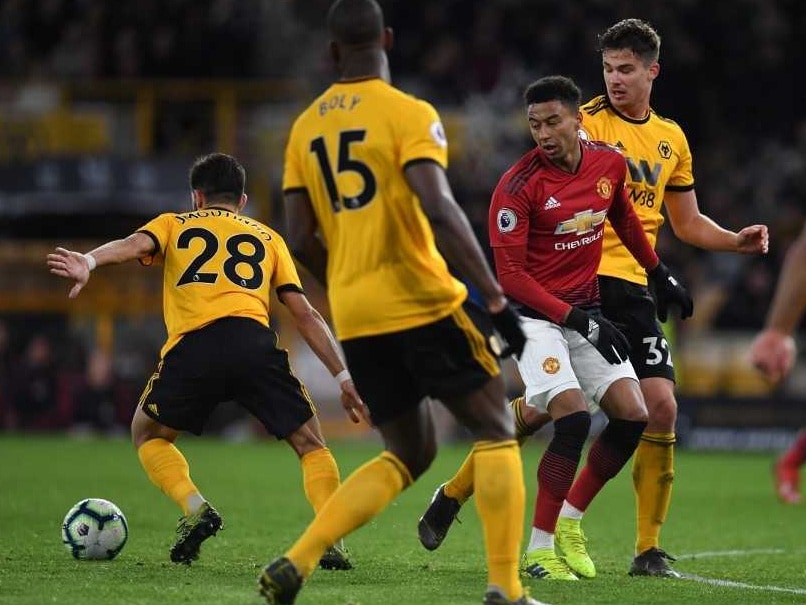 Premier League: Ten-Man Manchester United Crash At Wolves