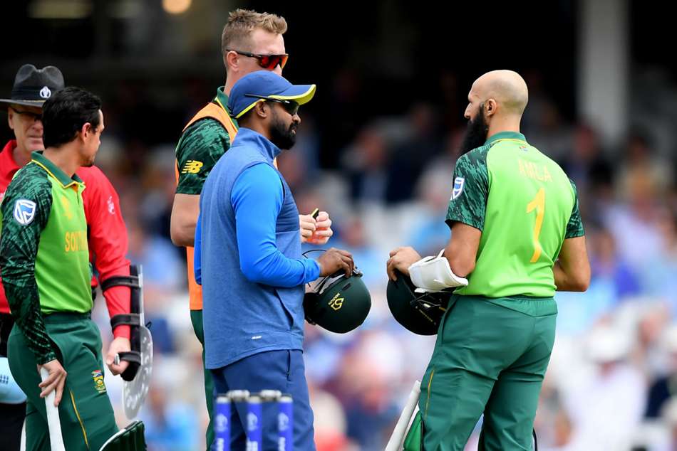 ICC Cricket World Cup 2019: England vs South Africa: Amla retires hurt after blow to the head