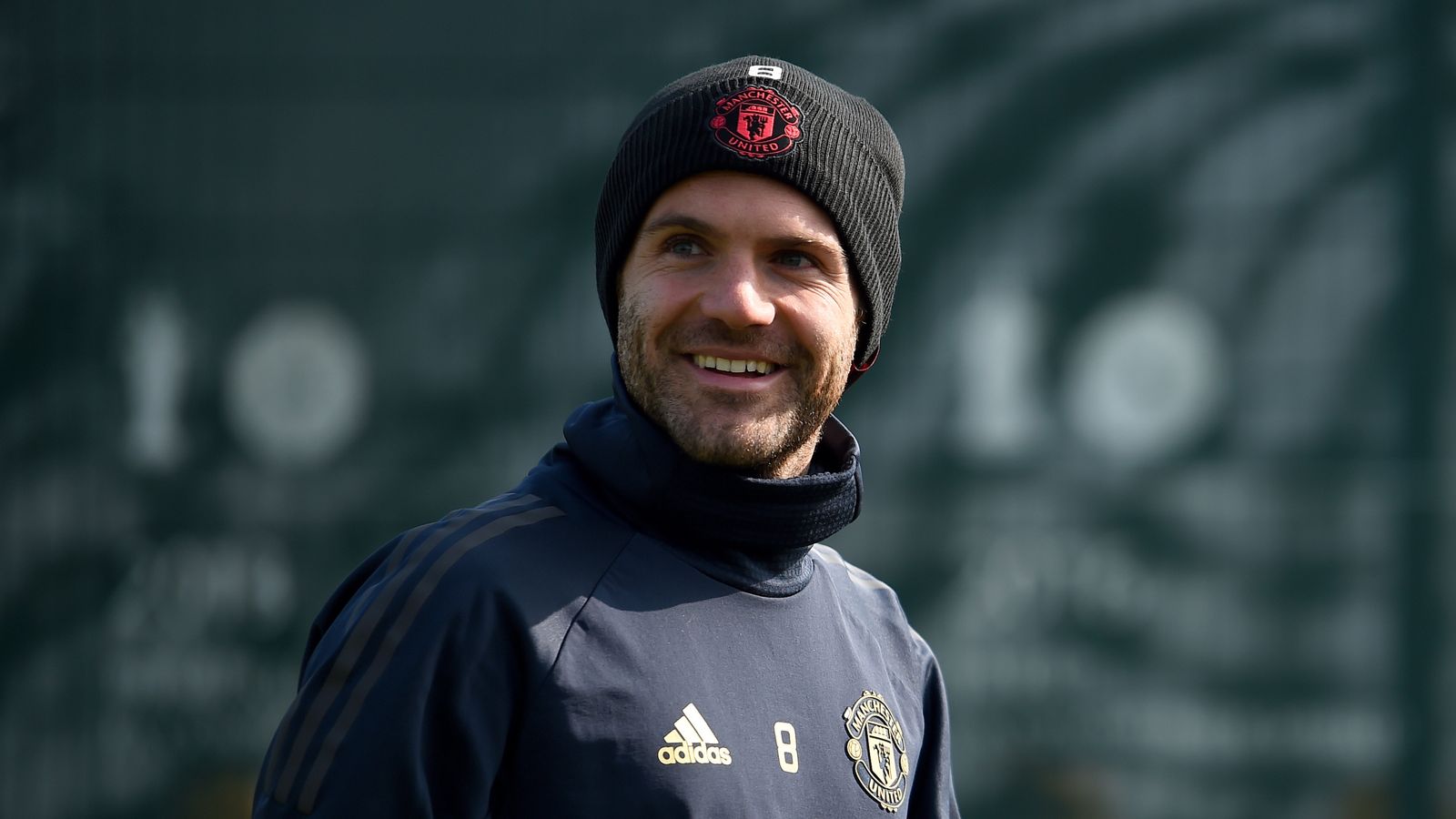 Juan Mata signs new deal with Manchester United until June 2021